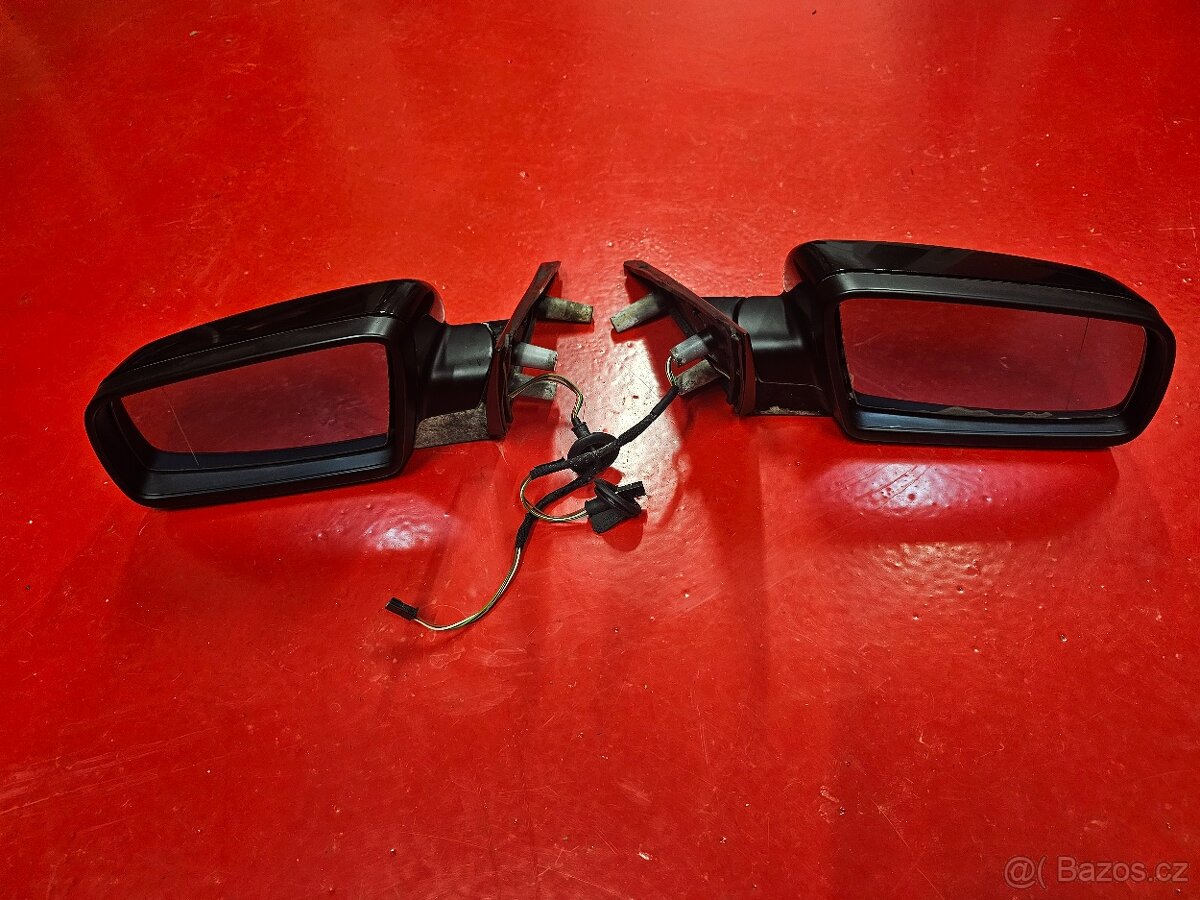 Zpětné zrcátko bmw E60 E61 černá 668