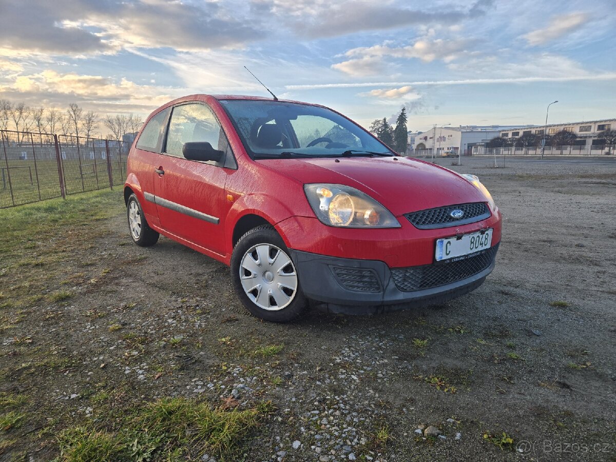 Ford Fiesta Ambiente 1.3i,51kw,nová STK.