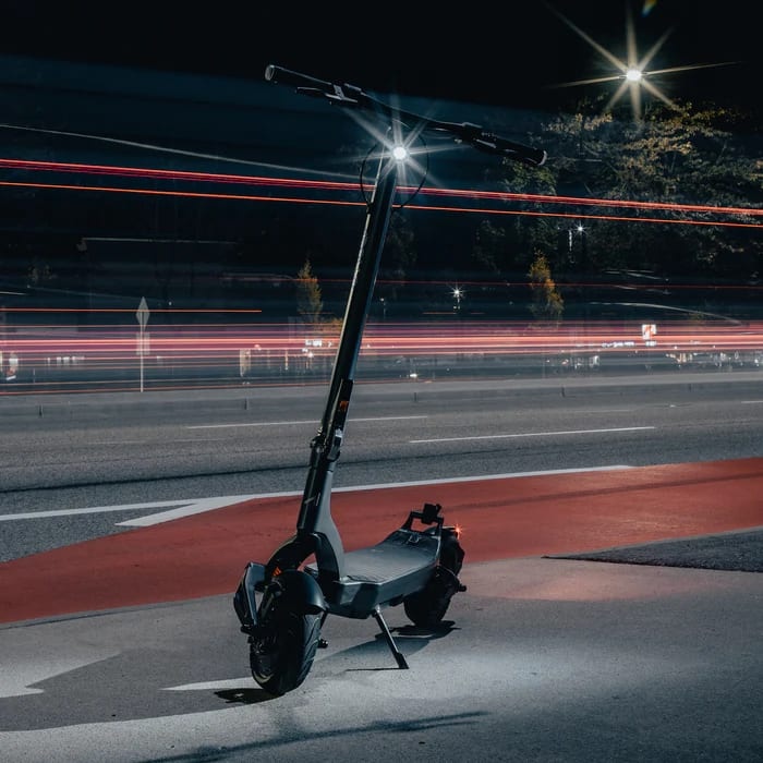 Elektrická koloběžka Apollo CITY 2024