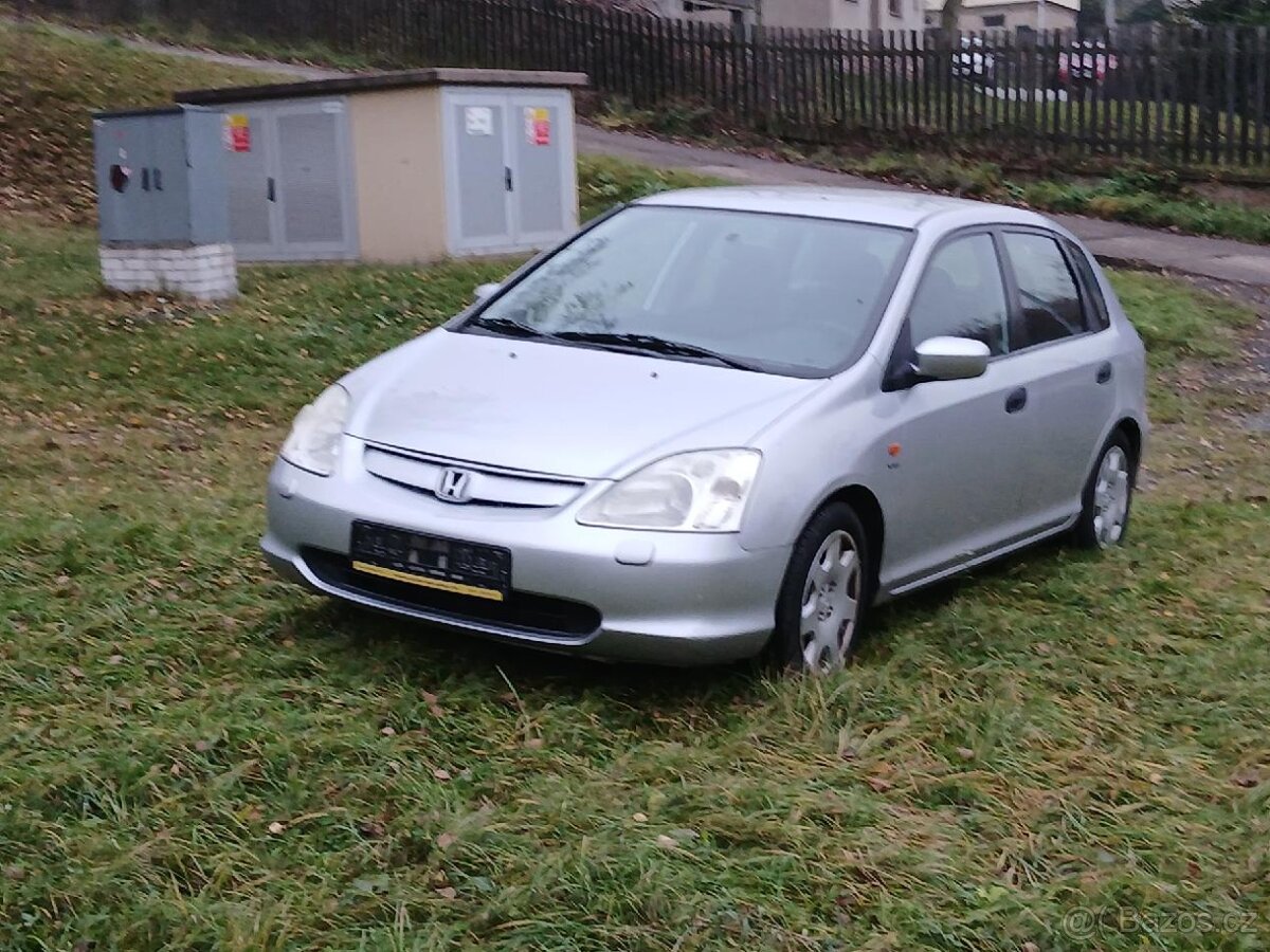 HONDA CIVIC 1.6i  rok 2004 STK 12/2026 velmi pěkný stav