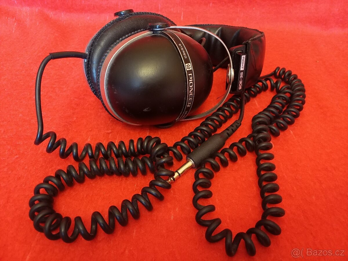 HI FI rerto Sluchátka Pioneer SE-305