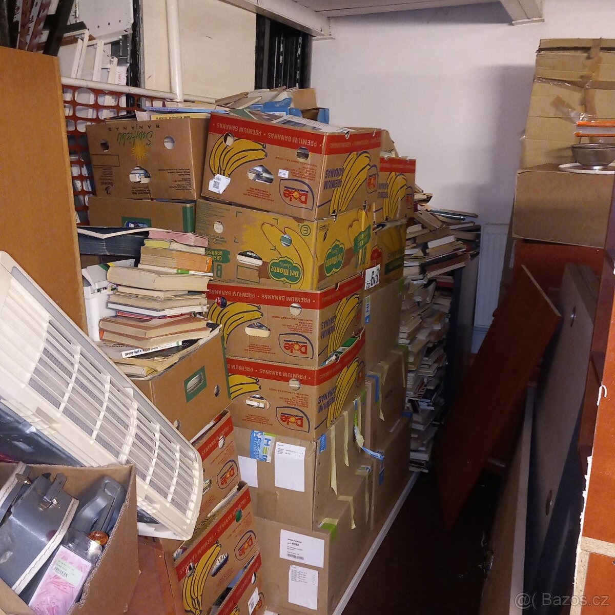 Několik tisíc knih