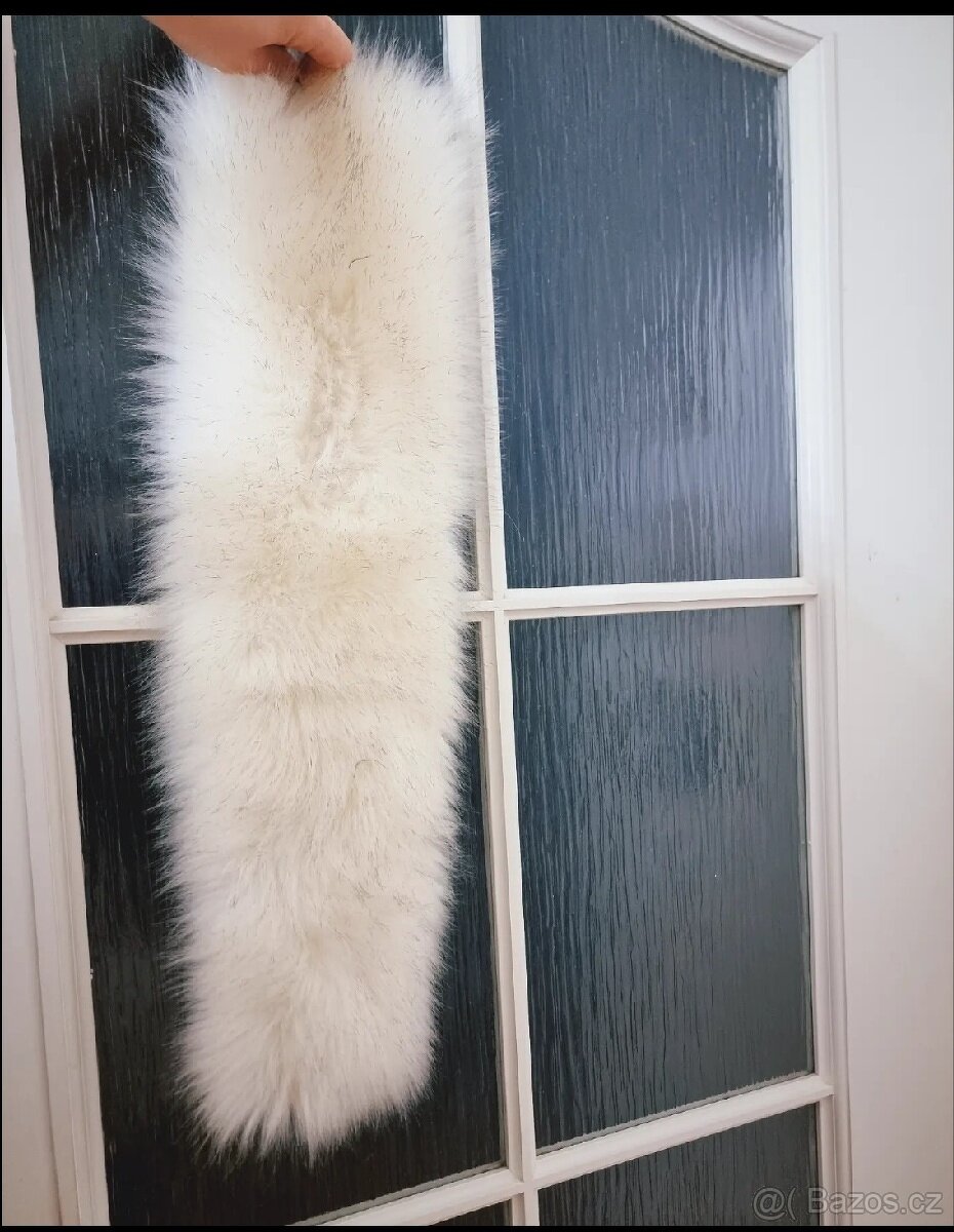 Krásná kožešina límec