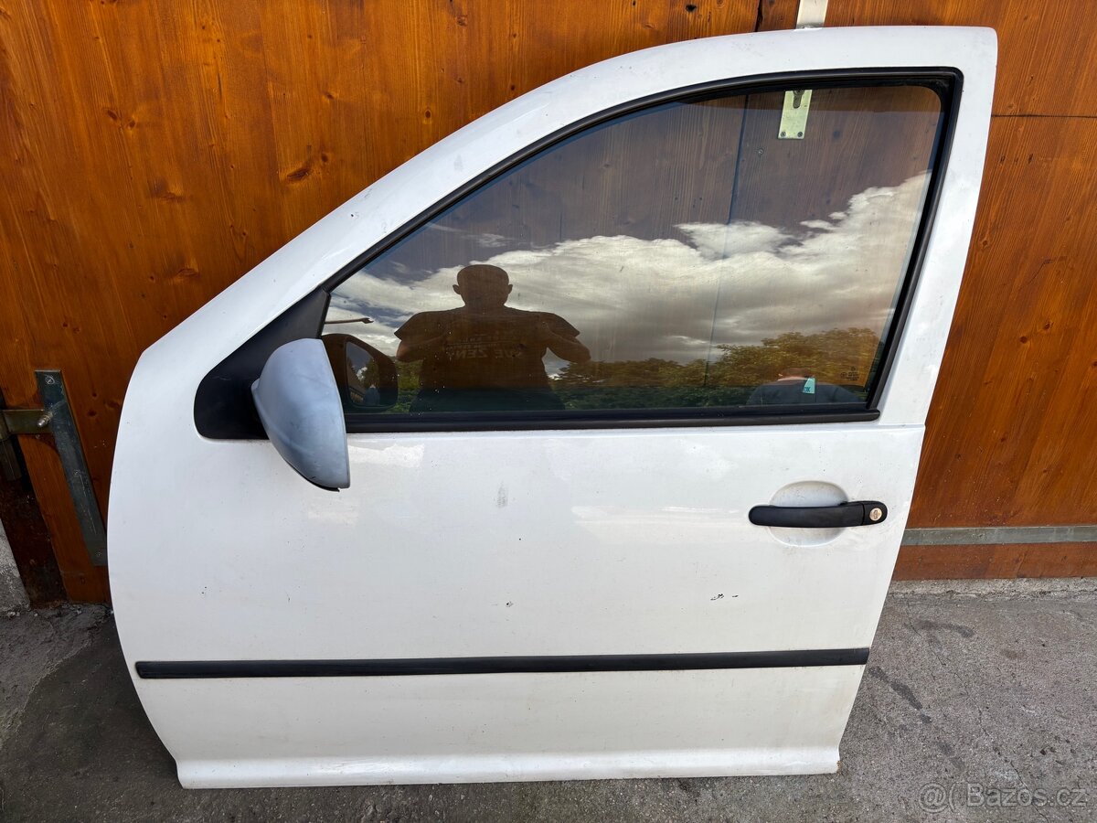 Golf 4 Levé přední dveře