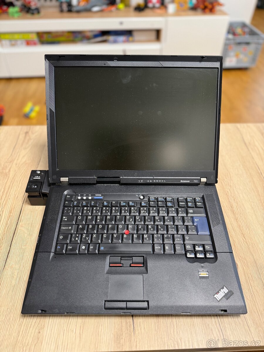 Lenovo ThinkPad R61 + dock station, na díly