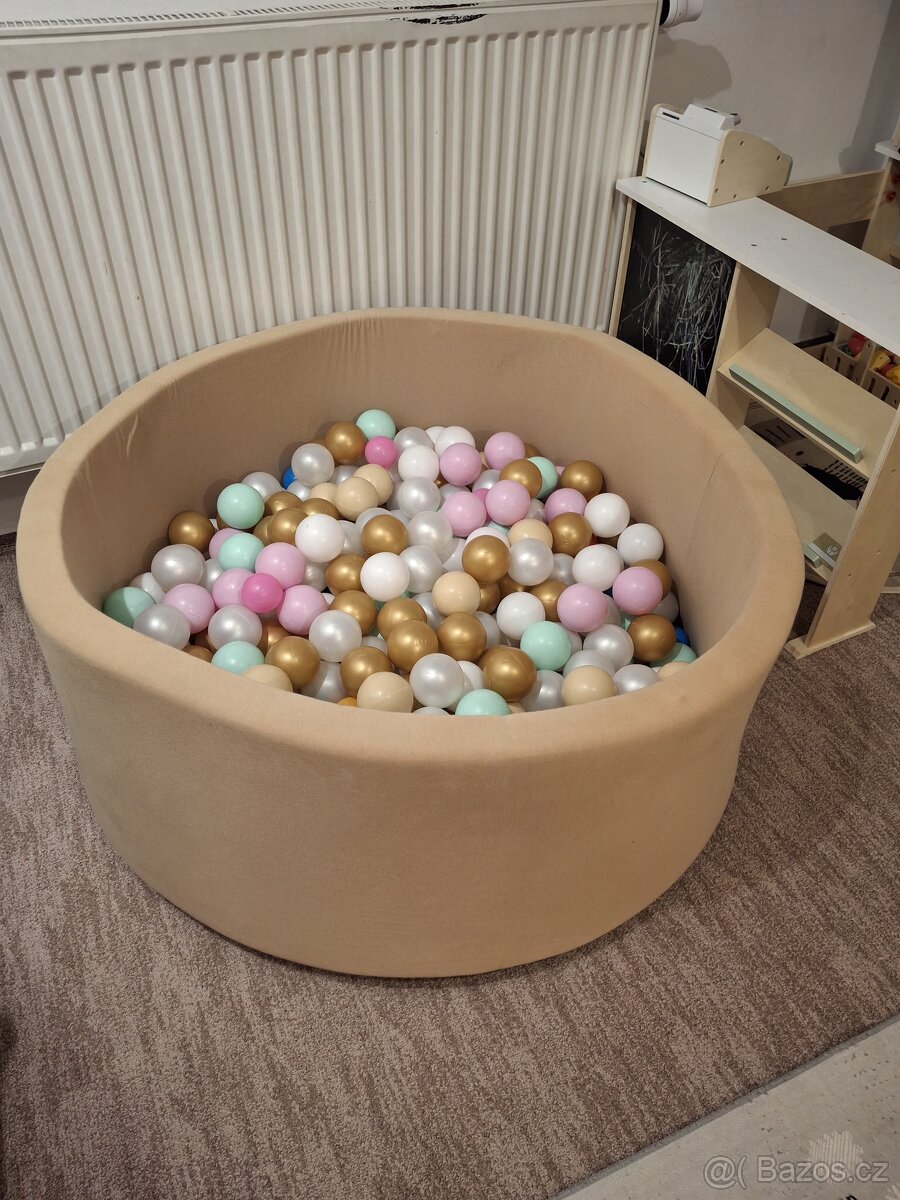 Detsky bazen s kuličkami