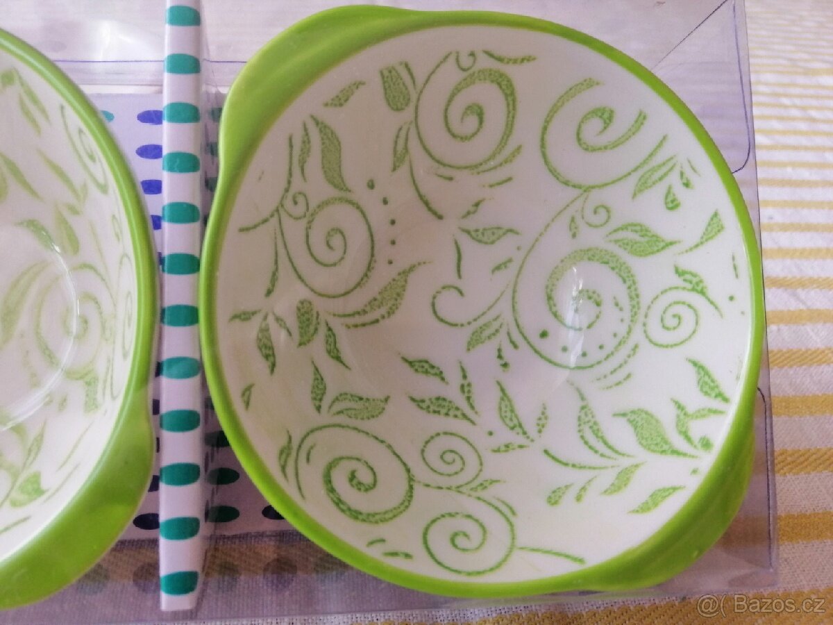 Nové pěkné 3 zeleno bílé porcelánové misky
