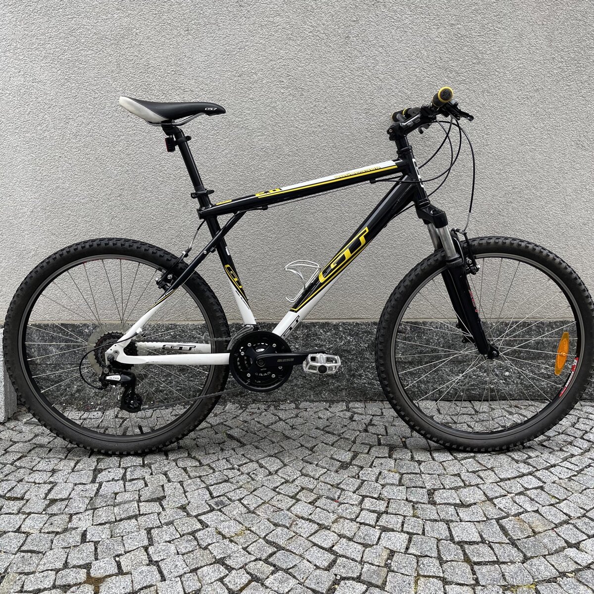 Horské kolo GT Aggressor 2.0 black