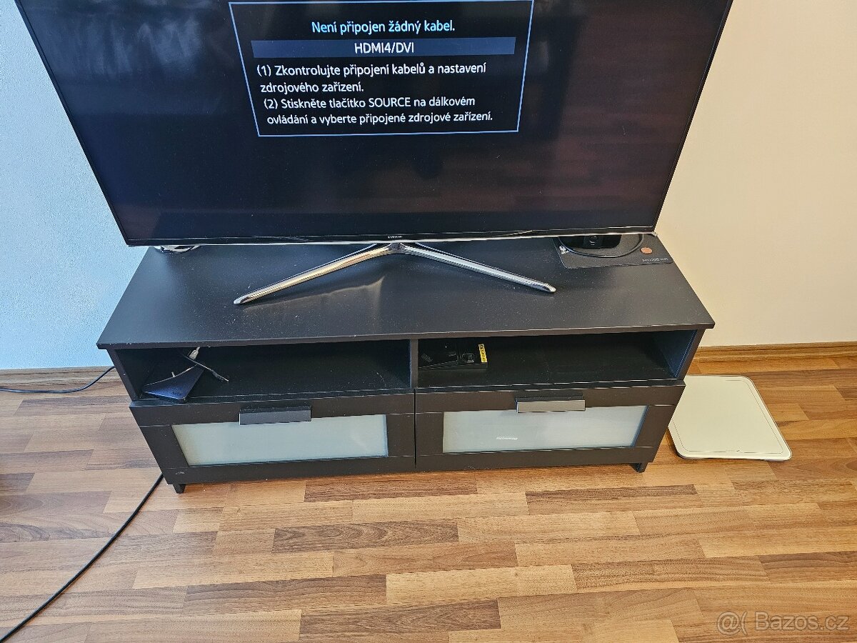 TV stolek