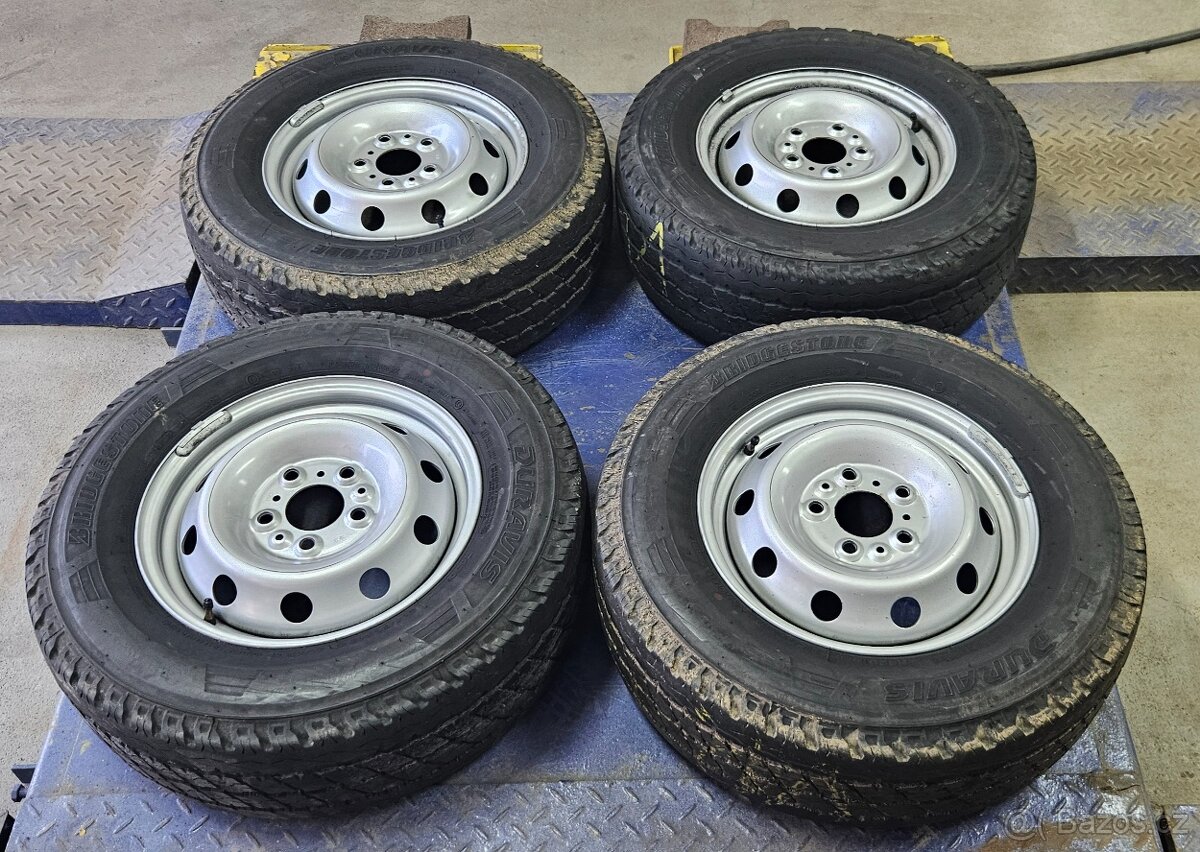 Prodám Kola 5x118 R15 Pneu letní 215/70/R15C