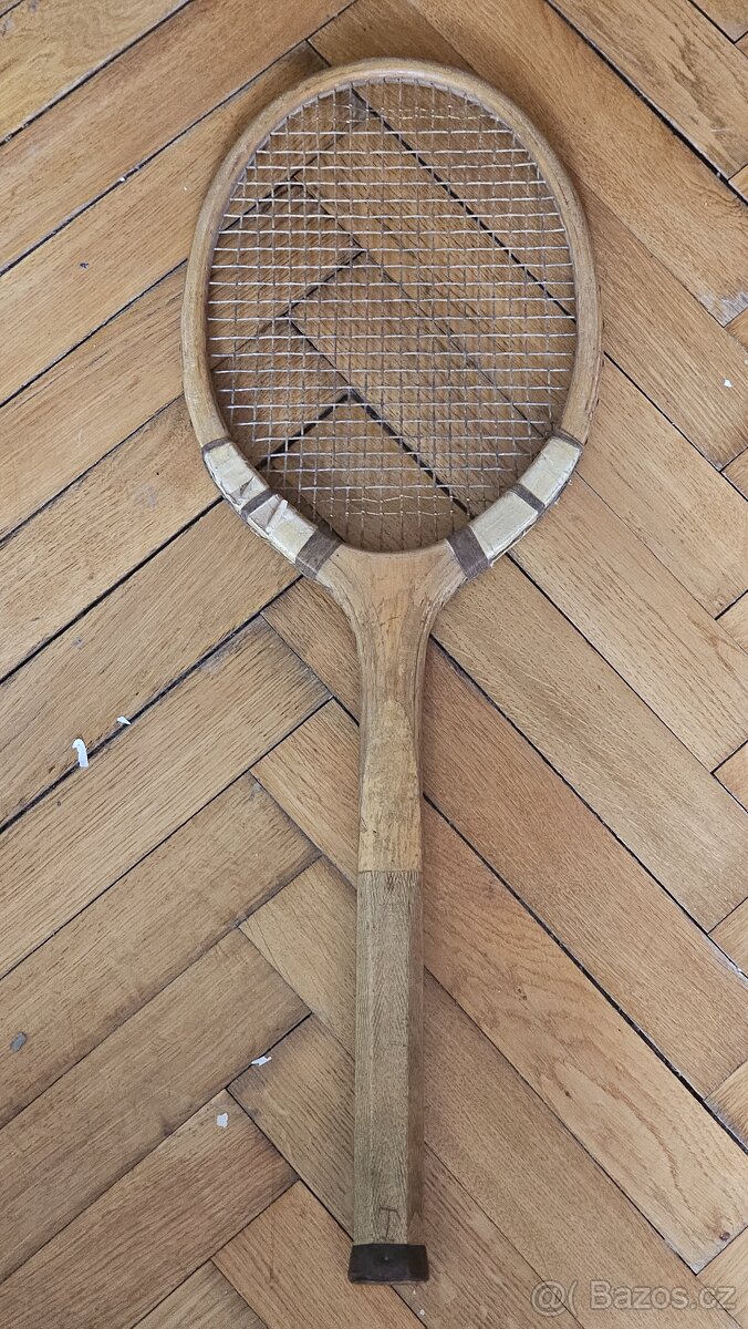 Tenisová raketa dřevěná retro