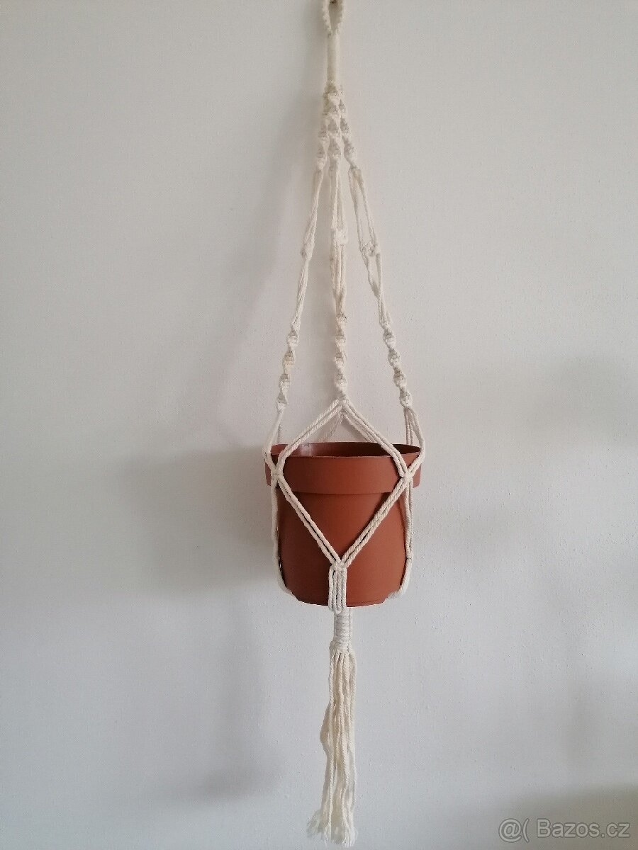 Macrame visací držák na květiny s květináčem