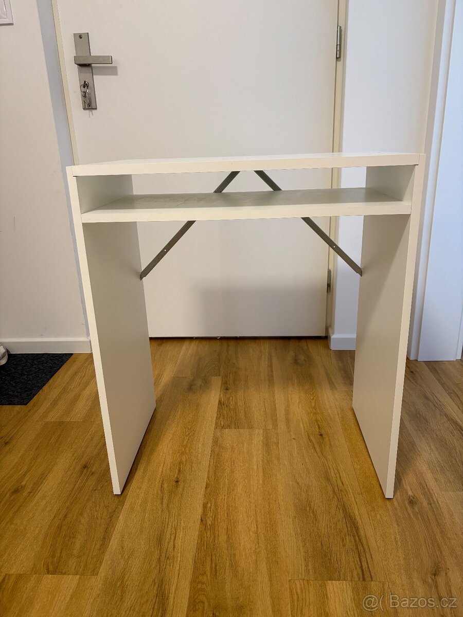 Kosmetický stolek