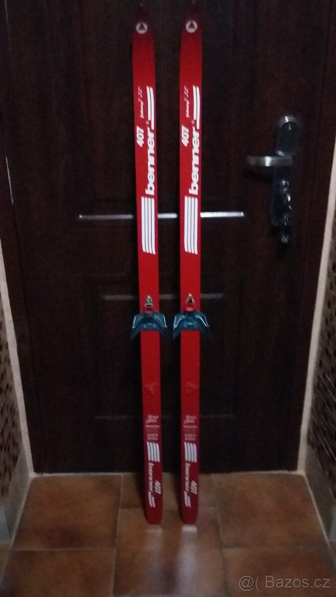 Prodám pěkné běžky benner 407-dlouhé 140cm.