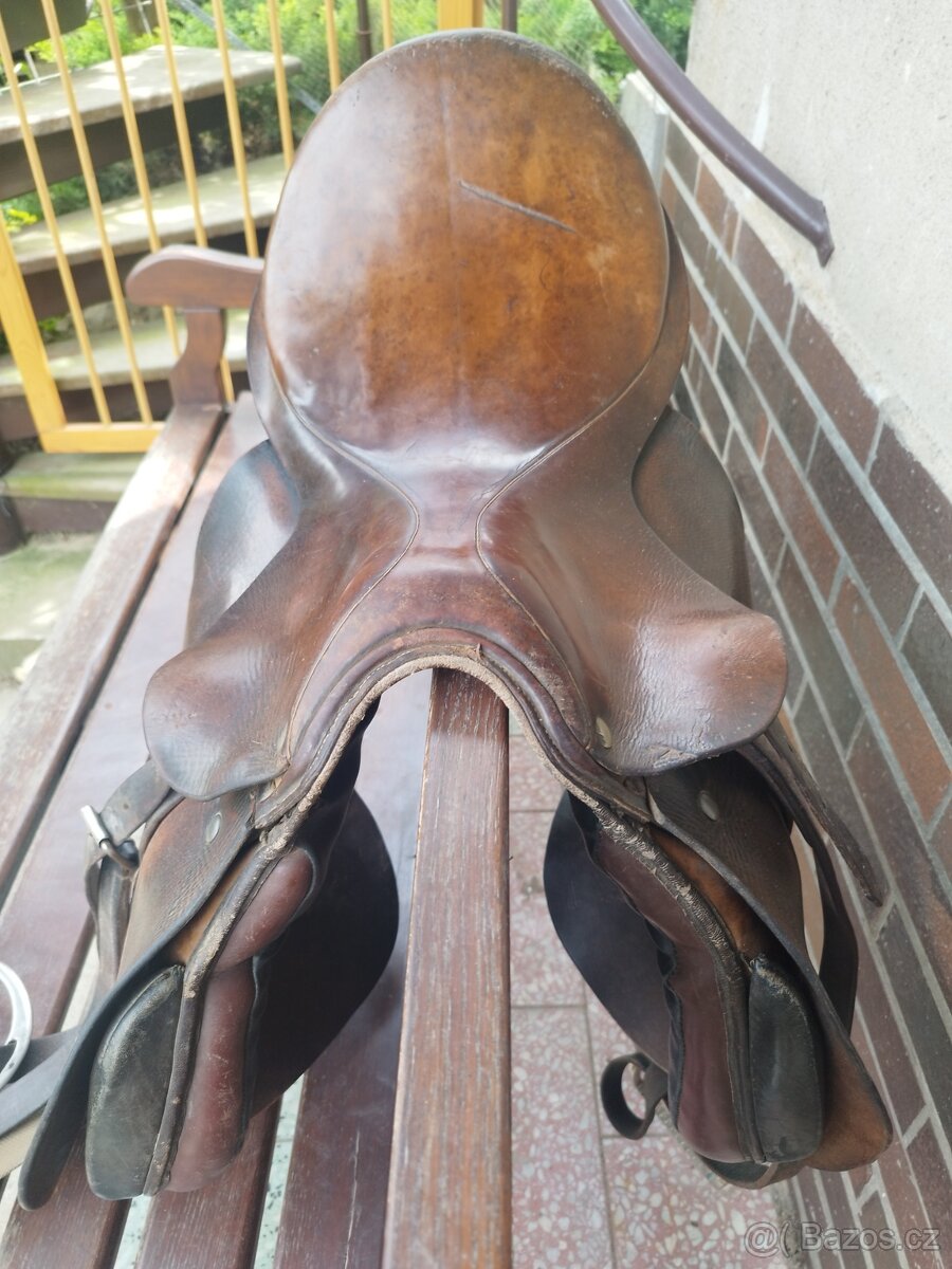 Kožené anglické sedlo