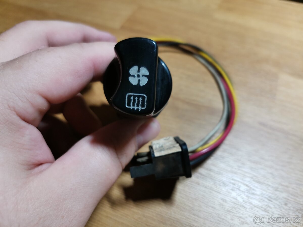 A33 Spínač PAL Škoda