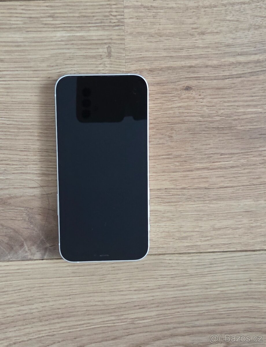 Iphone 12 64GB krásný - ještě rok v záruce