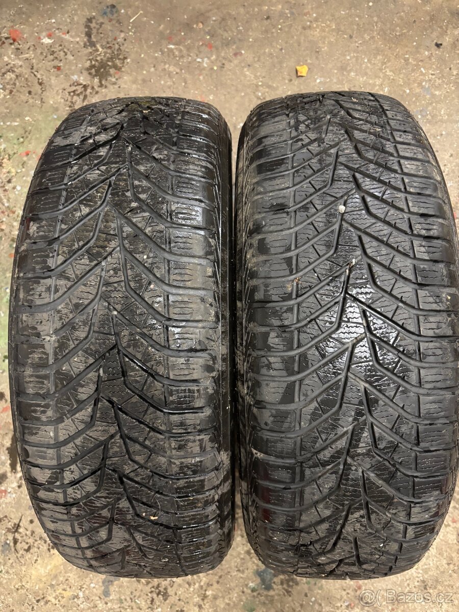 Zimní gumy Yokohama BluEarth Winter V905 225/60 R17