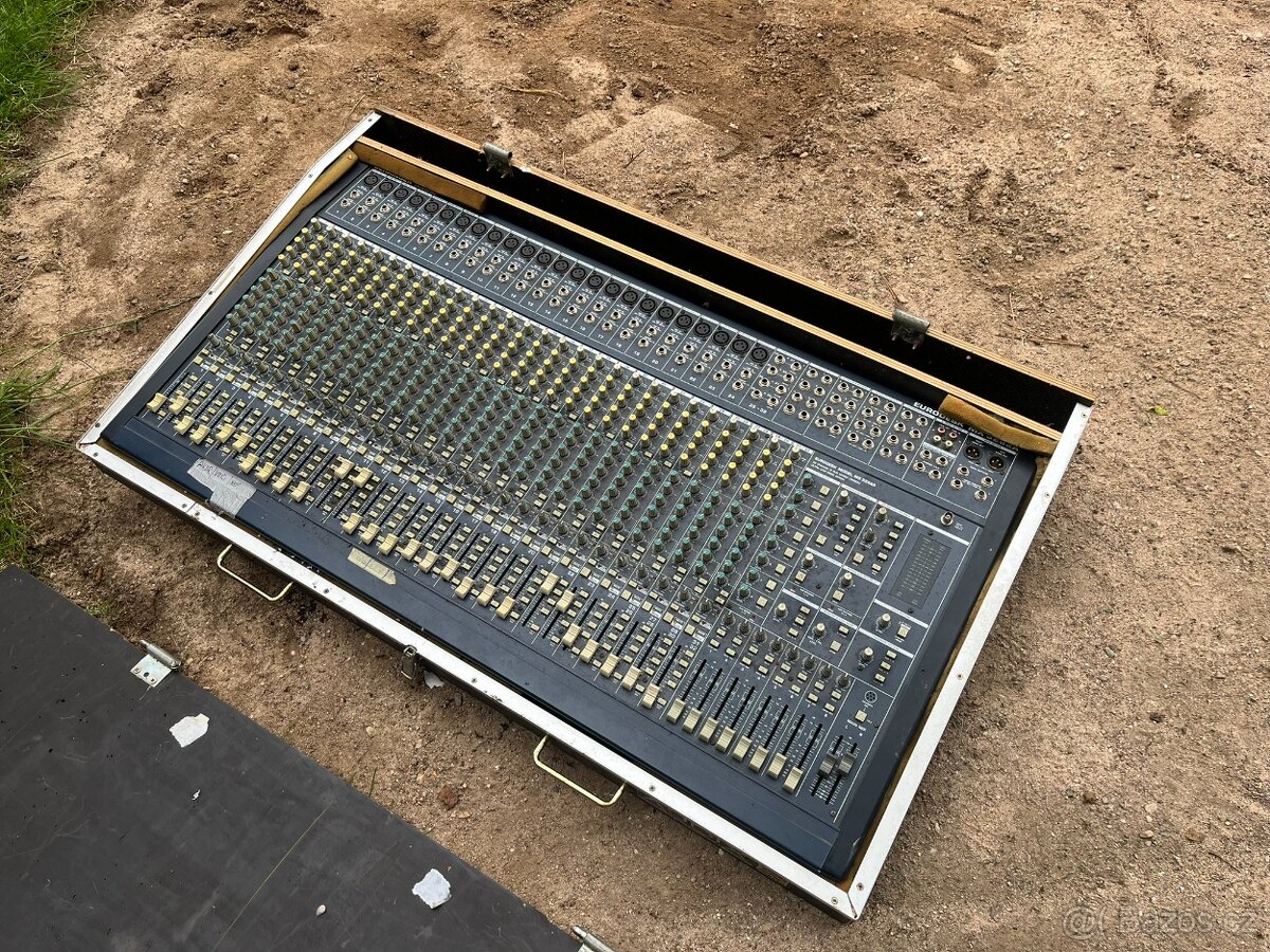 BEHRINGER EURODESK MX 3282A – 32 kanálů