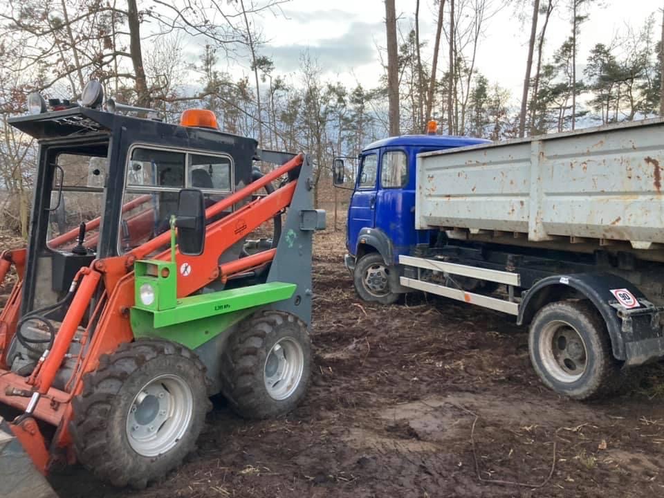 Minibagr, Kontejnery