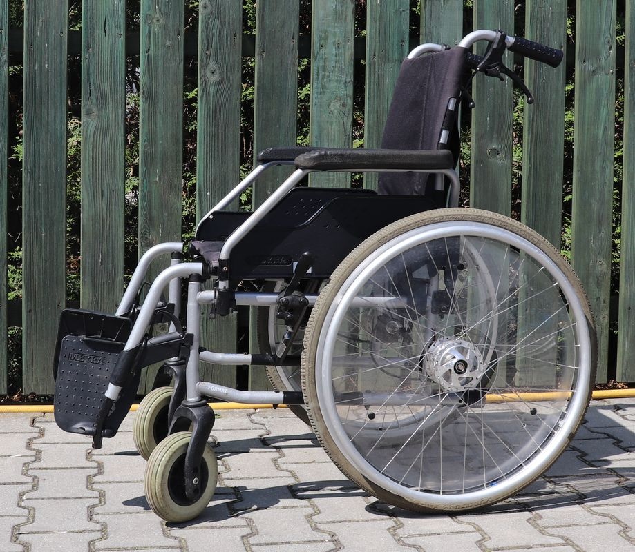 052-Mechanický invalidní vozík Meyra.