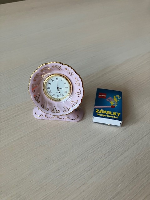Miniatura hodin ružový porcelán