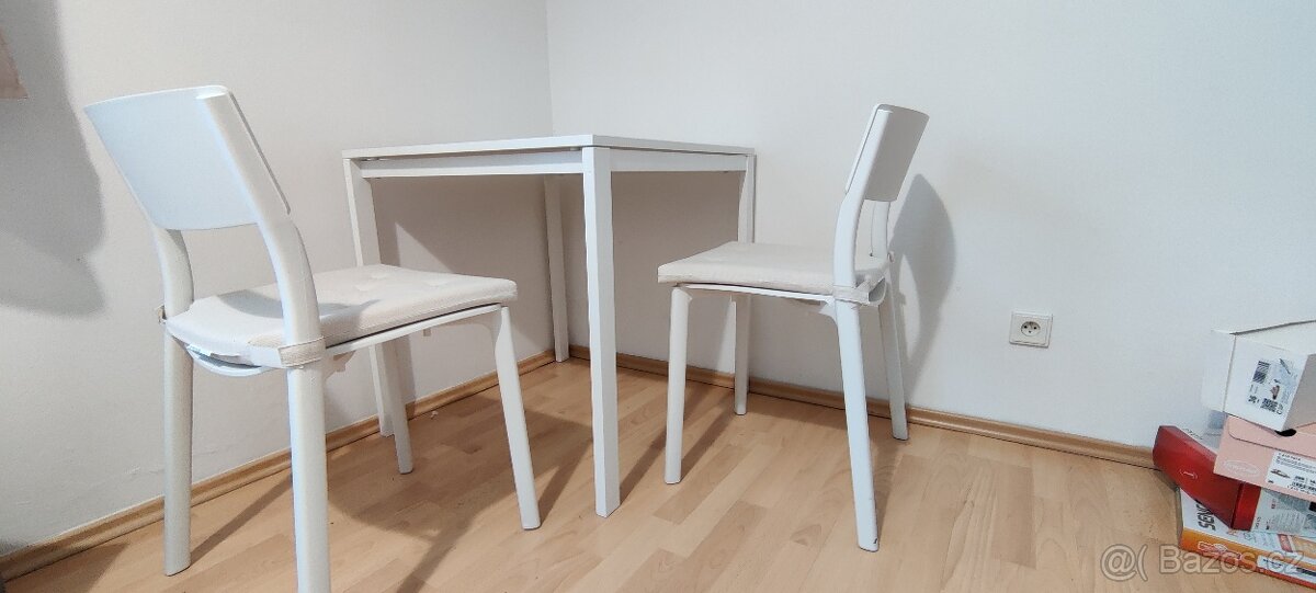 Stůl Ikea Melltorp a 2 zidle Janinge