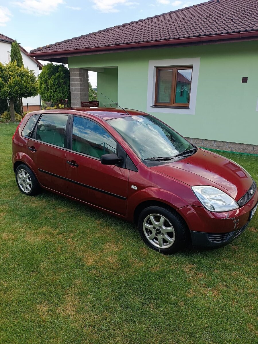 Prodám Ford fiesta 1,3.