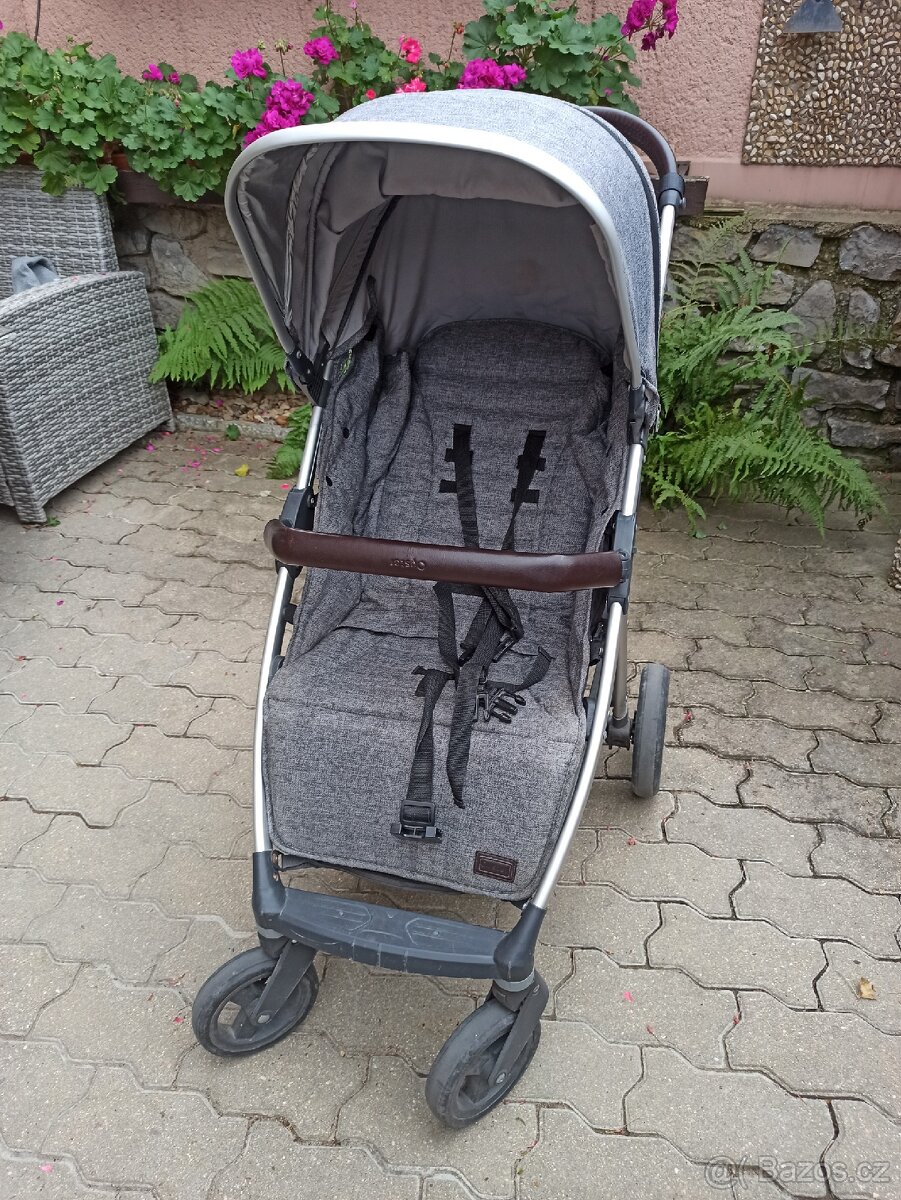 Sportovní kočárek Oyster Zero