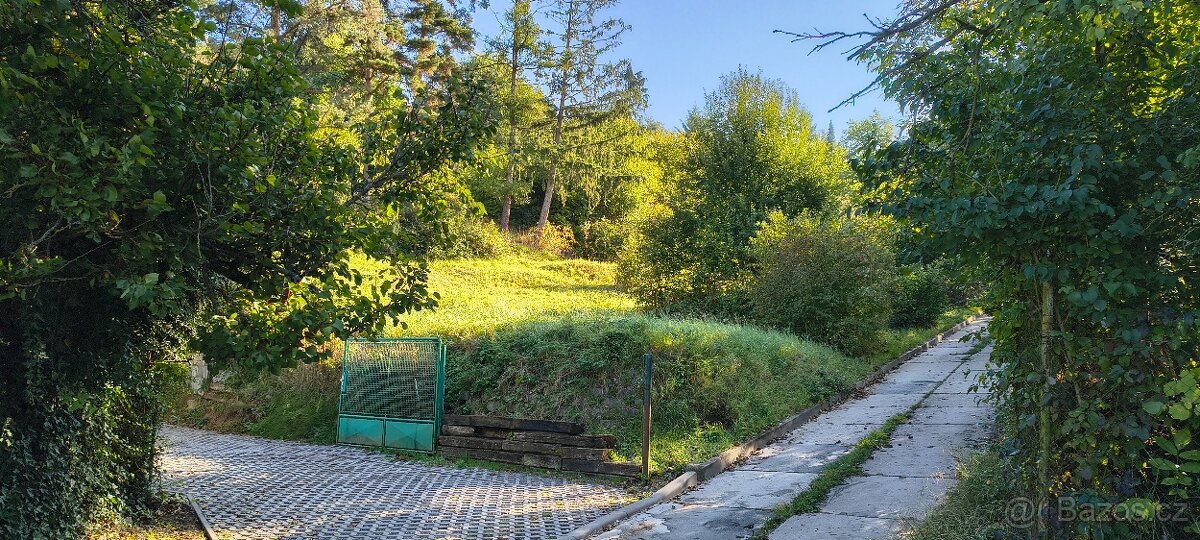 Prodej pozemku se stavebním povol., Popůvky u Brna,CP 1924m²