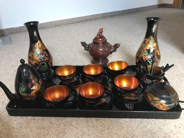 čajový servis- lakované dřevo