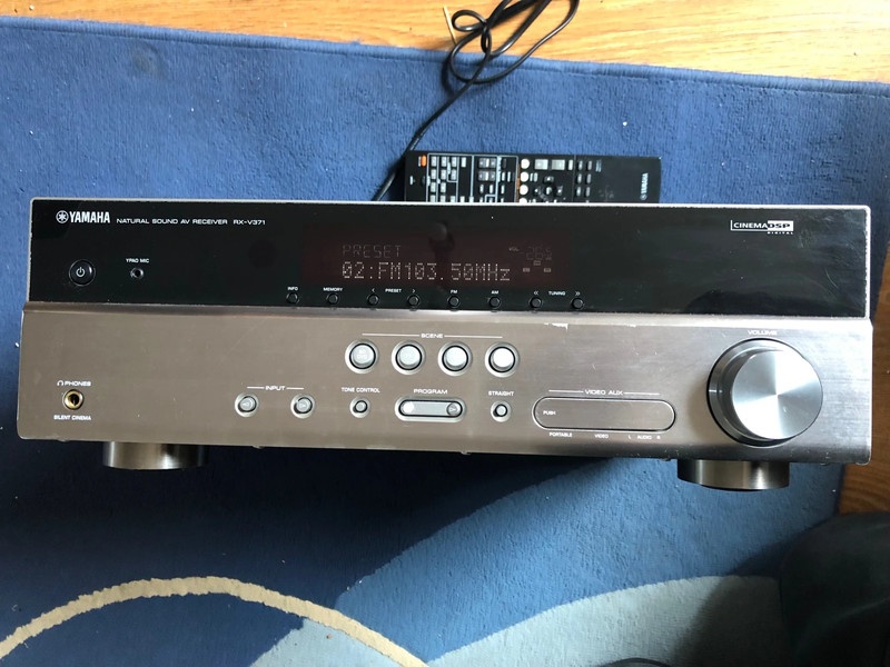 Yamaha RX-V371 - zesilovač