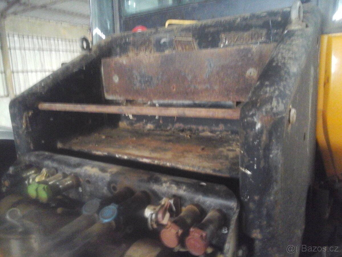 koupím zadní závaží na FASTRAC 3230