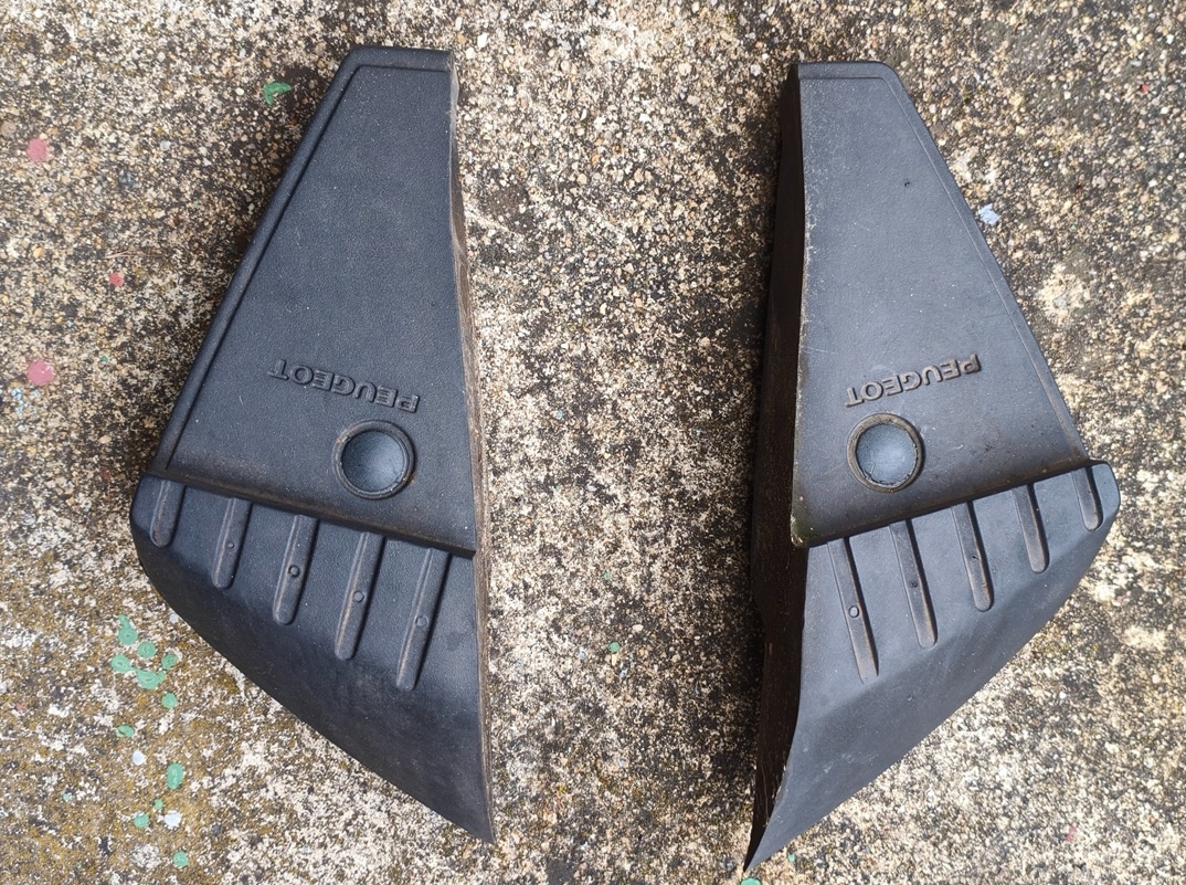 Nášlapy na peugeot satelis