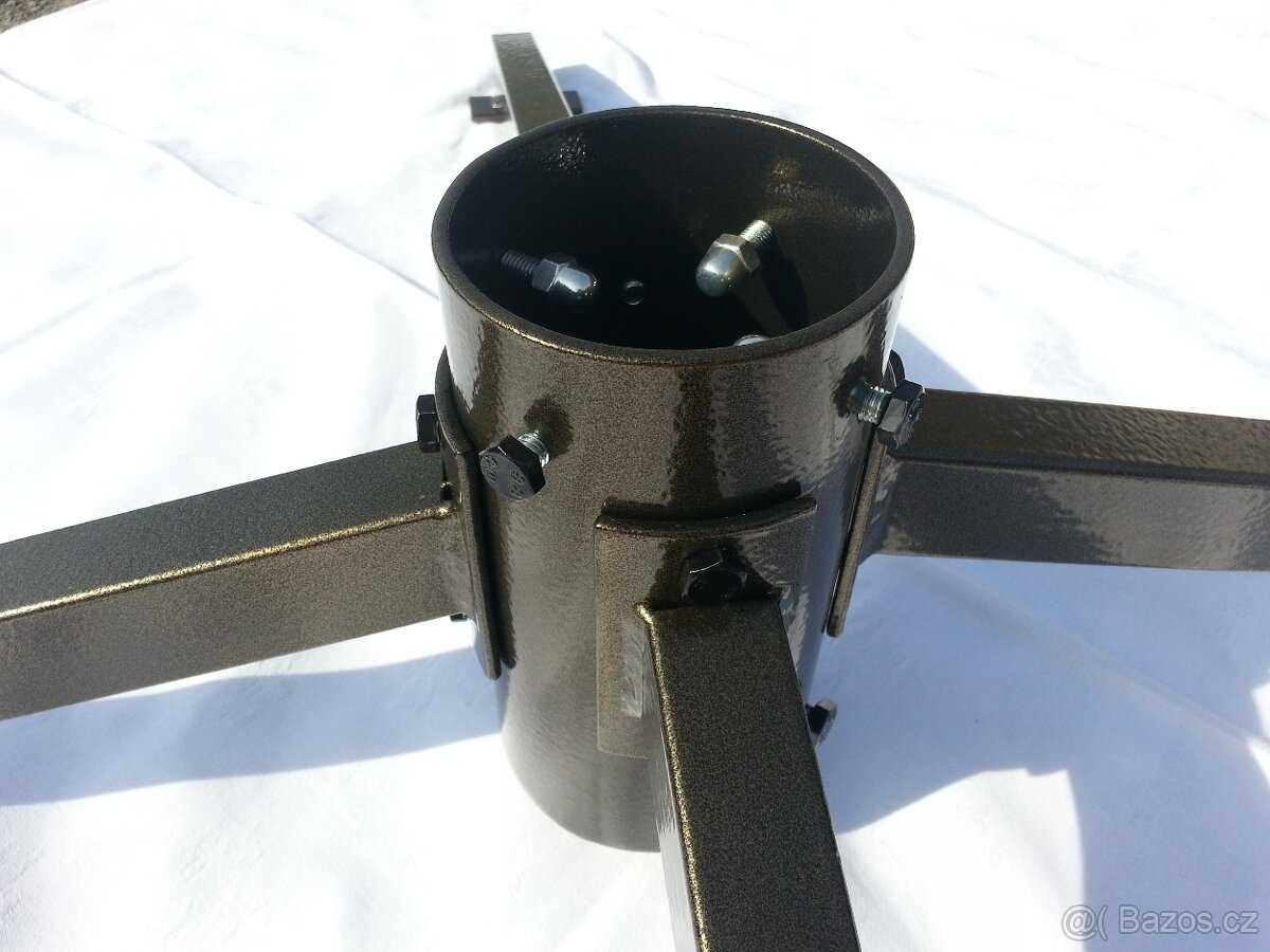 Stojánek na vánoční stromeček