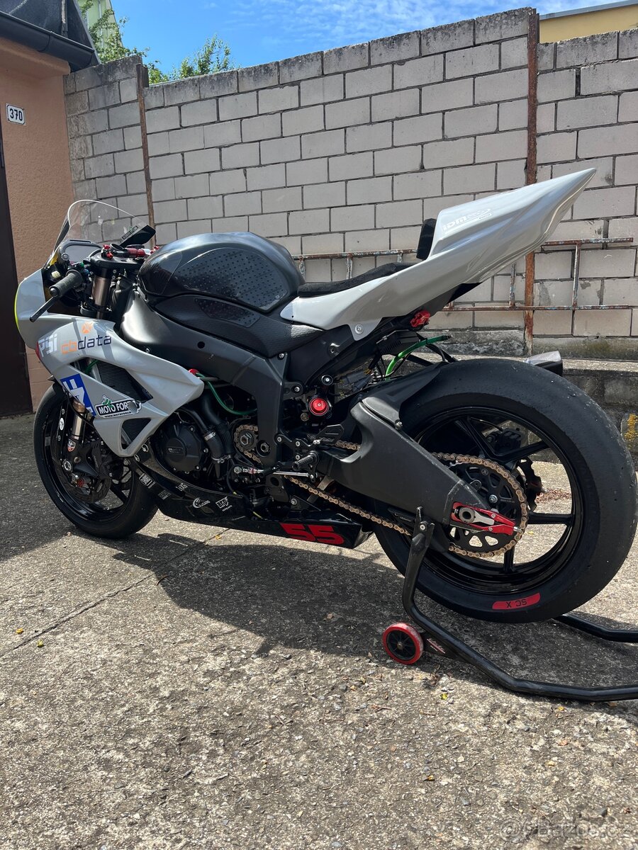 Kawasaki ZX6R závodní speciál okruhovka
