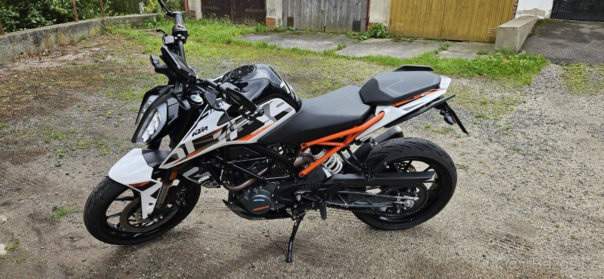 KTM duke 125
