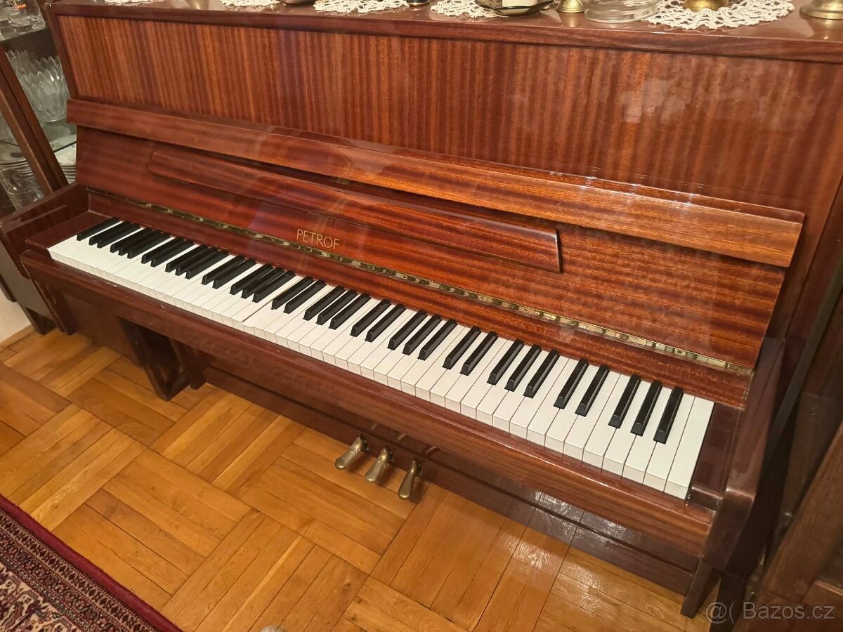 Pianino Petrof