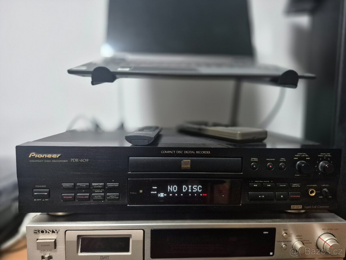 pioneer cd recorder PDR-609