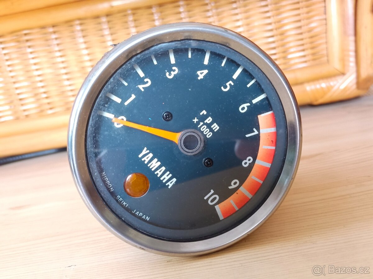 Otáčkoměr YAMAHA