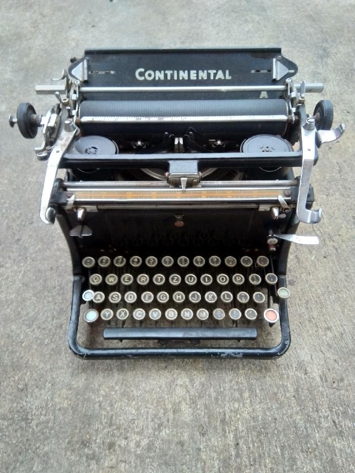 Psací stroj CONTINENTAL