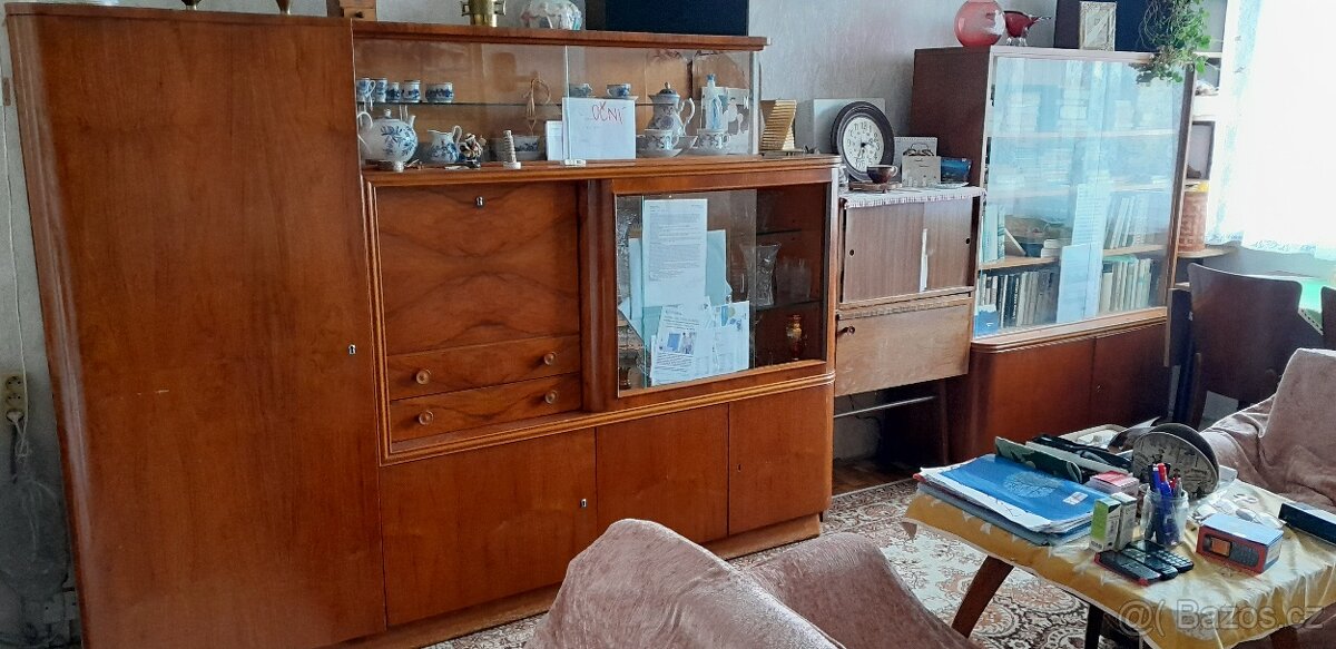 Sekretář se skříní + šatní skříň + knihovna