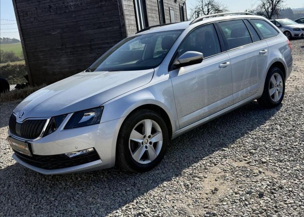 Škoda Octavia 1,6 TDI 85kW DSG Style Combi nafta automat