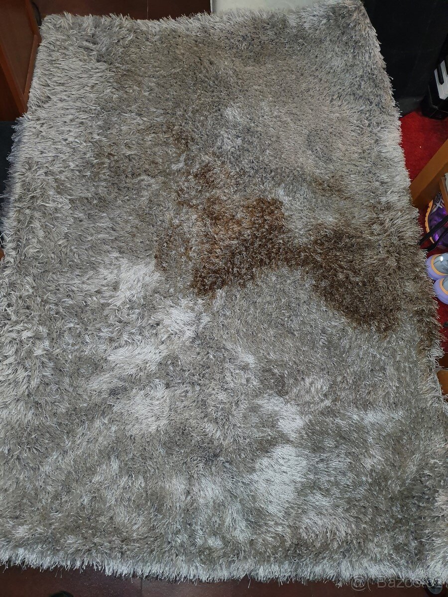 koberec 200x140, šedý (3500 Kč) vysoký chlup