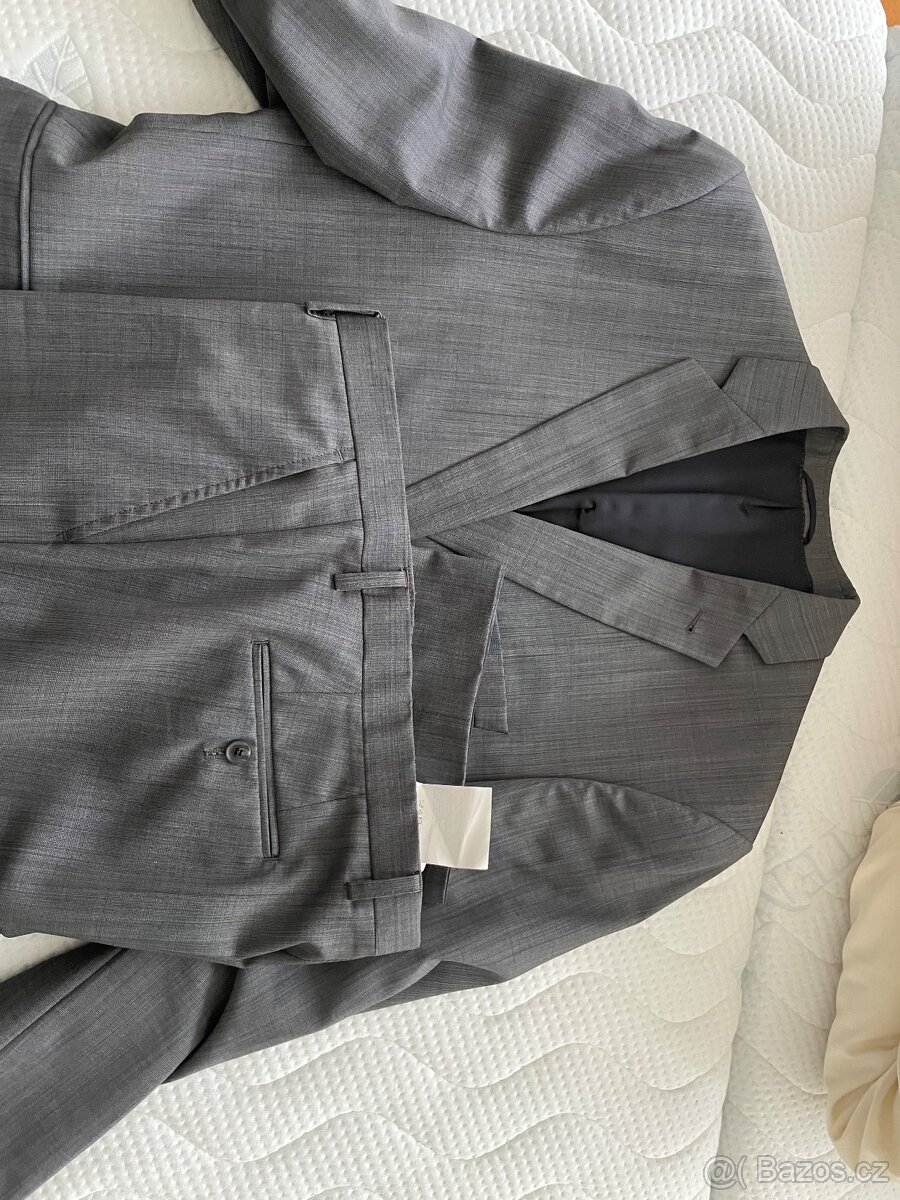 Sedy oblek zn.Cinque Moda vel.56