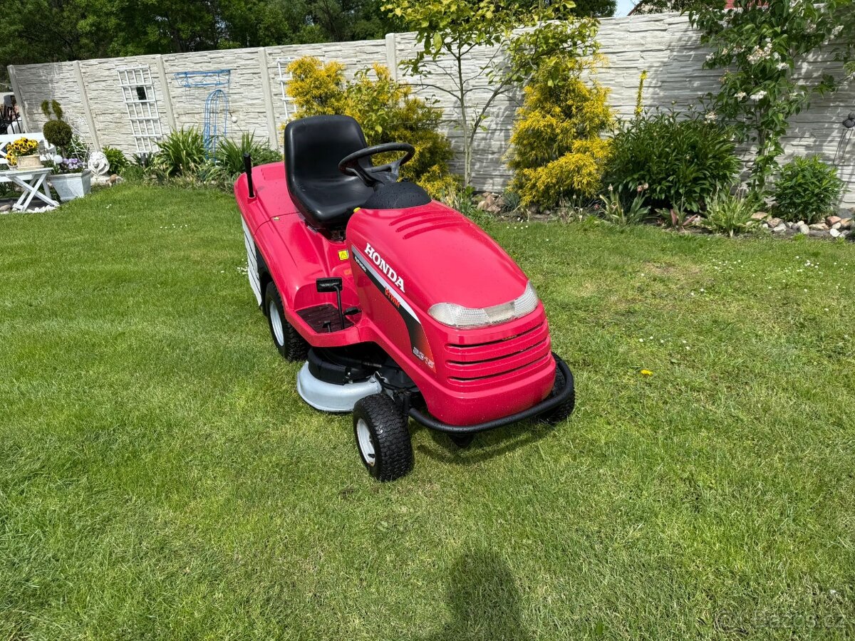 Zahradní traktůrek Honda 2315