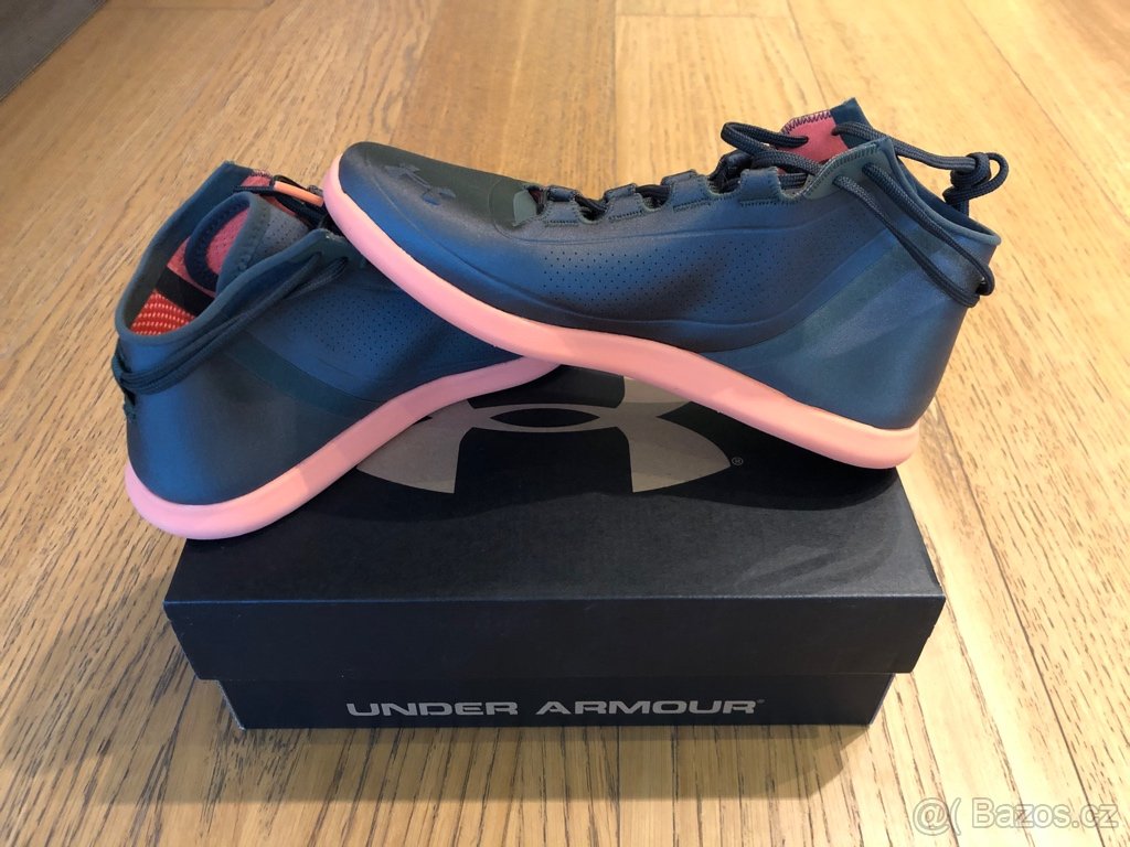 Tenisky Under Armour vel. 37,5