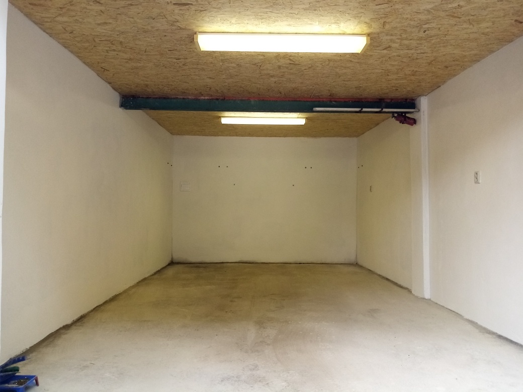 Garáž 26 m² ; parkování auta, po rekonstrukci, Ostrava