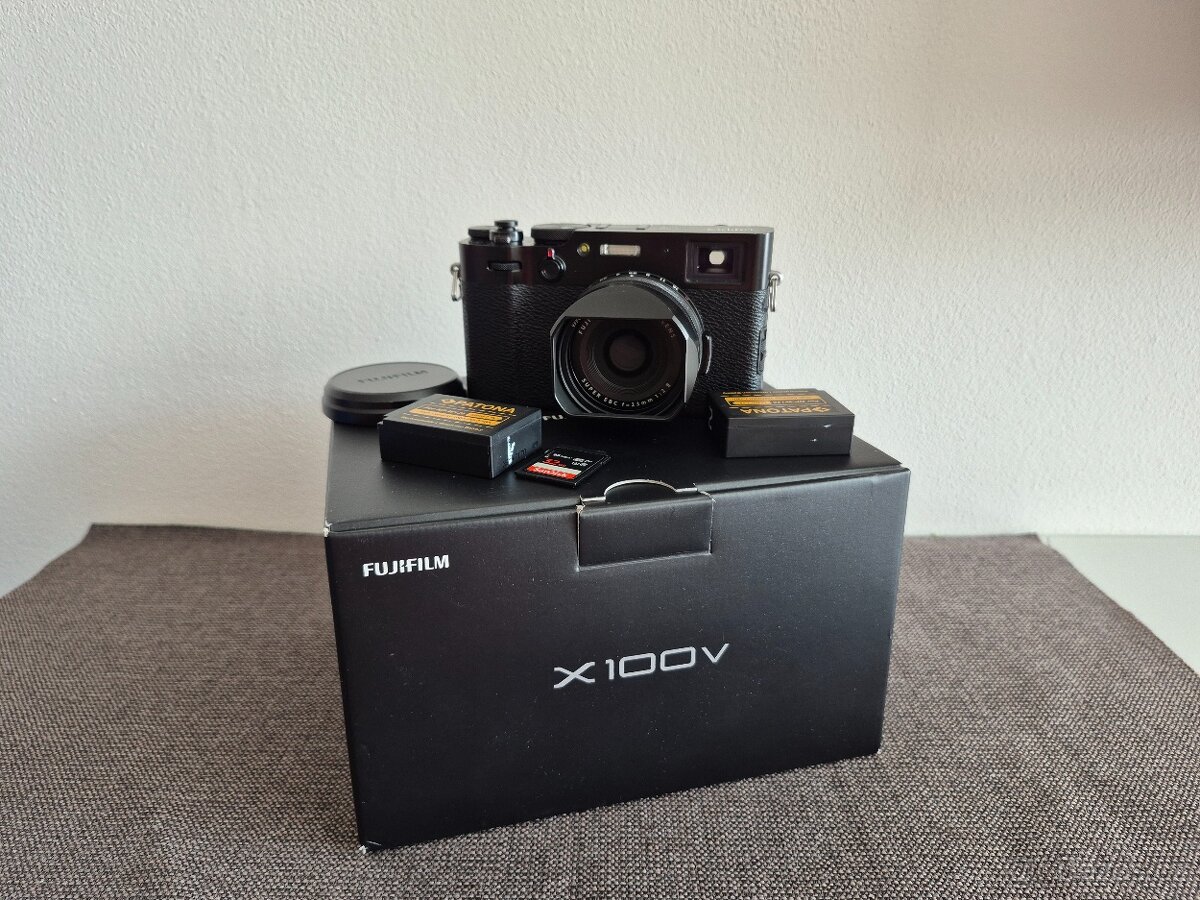 Fujifilm X100V