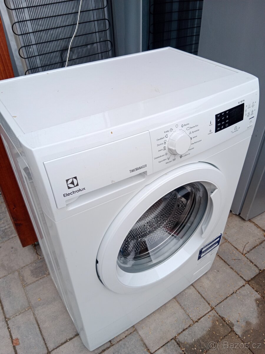 Automaticka pracka Elektrolux